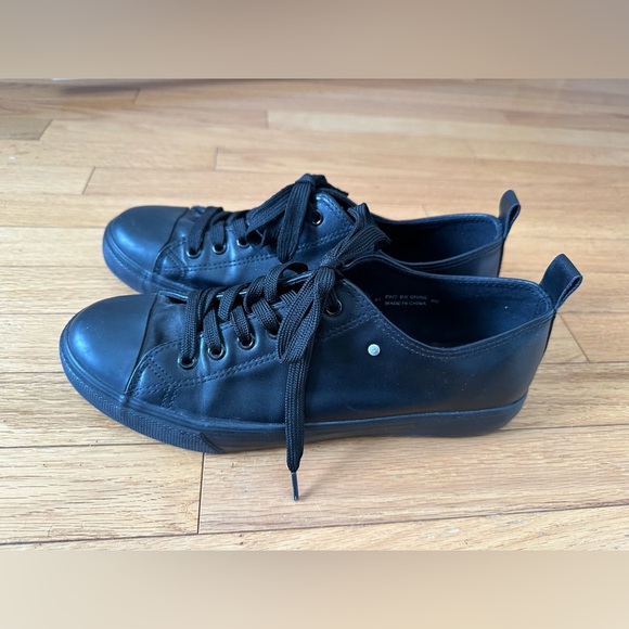 Matt & Nat Black Vegan Sneakers (10) - Picture 5 of 8